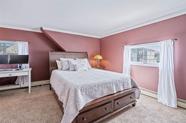 68 Summer Lane, Hicksville, NY 11801