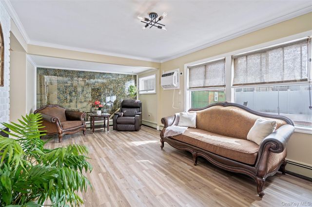 68 Summer Lane, Hicksville, NY 11801