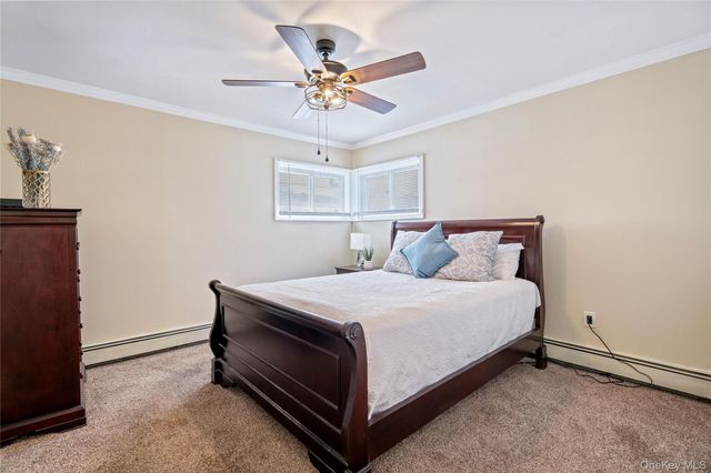 68 Summer Lane, Hicksville, NY 11801