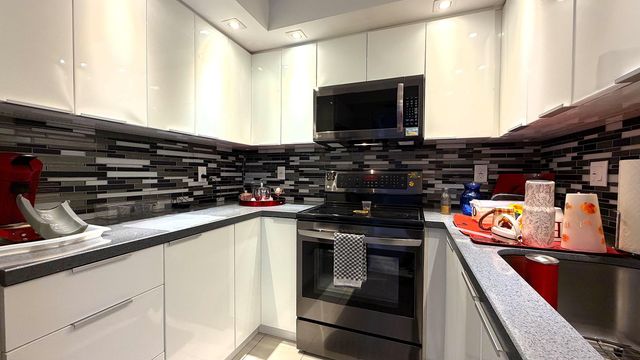 20335 W COUNTRY CLUB Drive 2408, Aventura, FL 33180