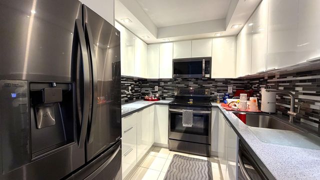 20335 W COUNTRY CLUB Drive 2408, Aventura, FL 33180