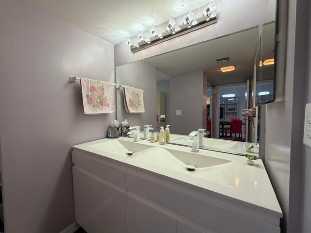 20335 W COUNTRY CLUB Drive 2408, Aventura, FL 33180