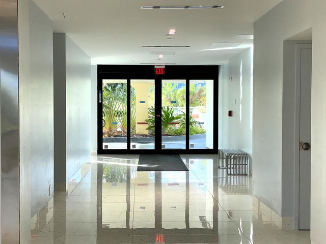 20335 W COUNTRY CLUB Drive 2408, Aventura, FL 33180
