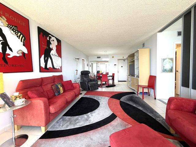 20335 W COUNTRY CLUB Drive 2408, Aventura, FL 33180