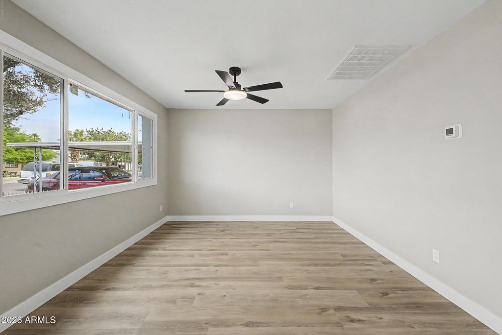 Image 8 of property listing at 4923 W CYPRESS Street, Phoenix, AZ 85035