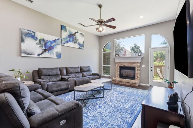 908 Chapel Drive, Denton, TX 76205