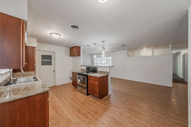 602 Buffalo Drive, Arlington, TX 76013