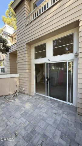 882 Barber Lane, Ventura, CA 93003