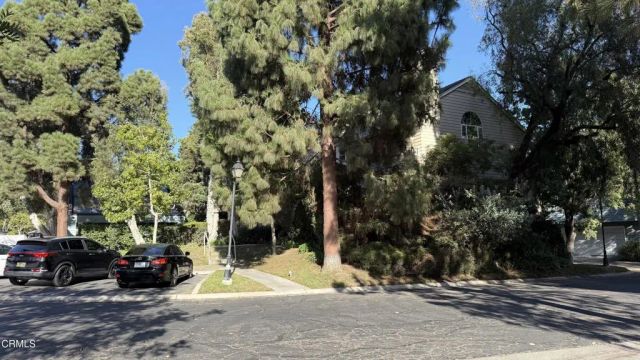 882 Barber Lane, Ventura, CA 93003