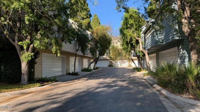 882 Barber Lane, Ventura, CA 93003