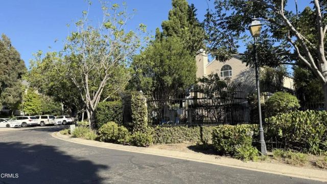 882 Barber Lane, Ventura, CA 93003
