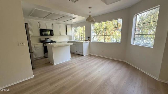 882 Barber Lane, Ventura, CA 93003