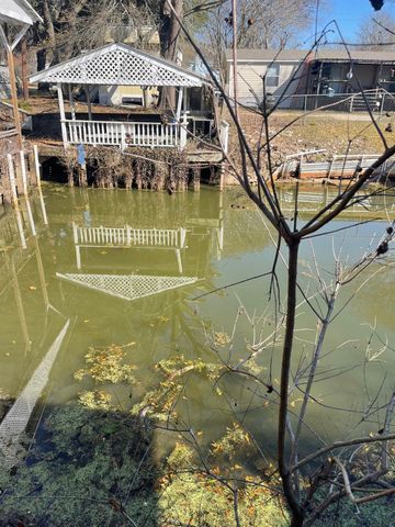 8866 Pearwood, Willis, TX 77318