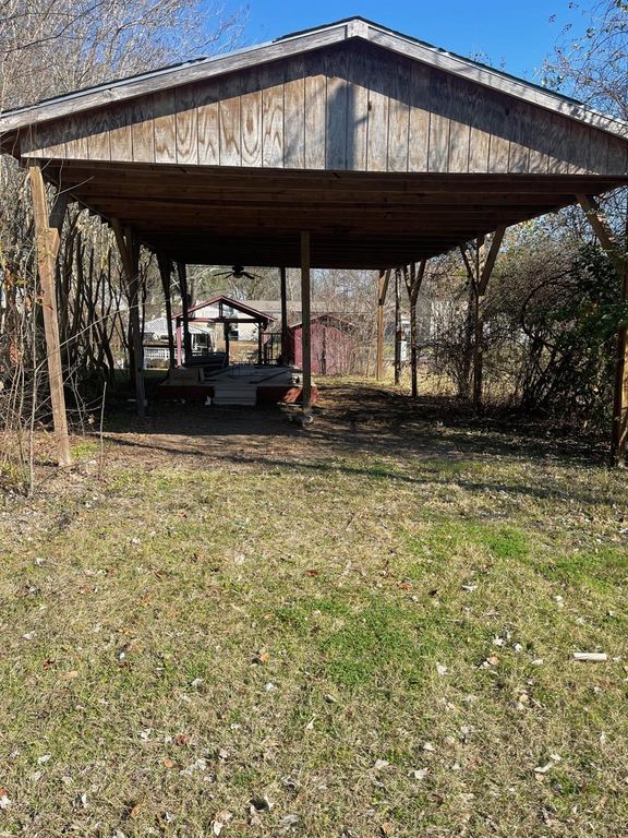 8866 Pearwood, Willis, TX 77318