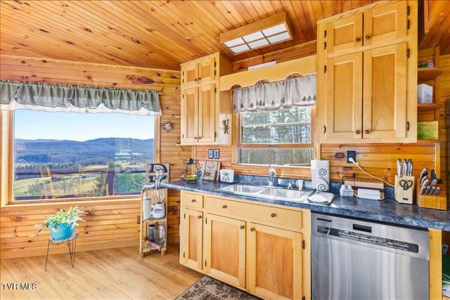 620 Swift Hollow Lane, Mountain City, TN 37683