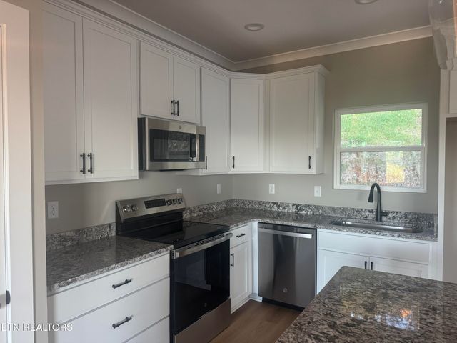 250 Clear Creek Rd, Kodak, TN 37764