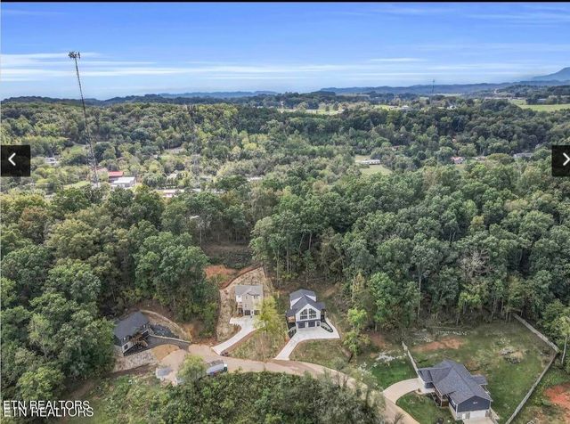 250 Clear Creek Rd, Kodak, TN 37764