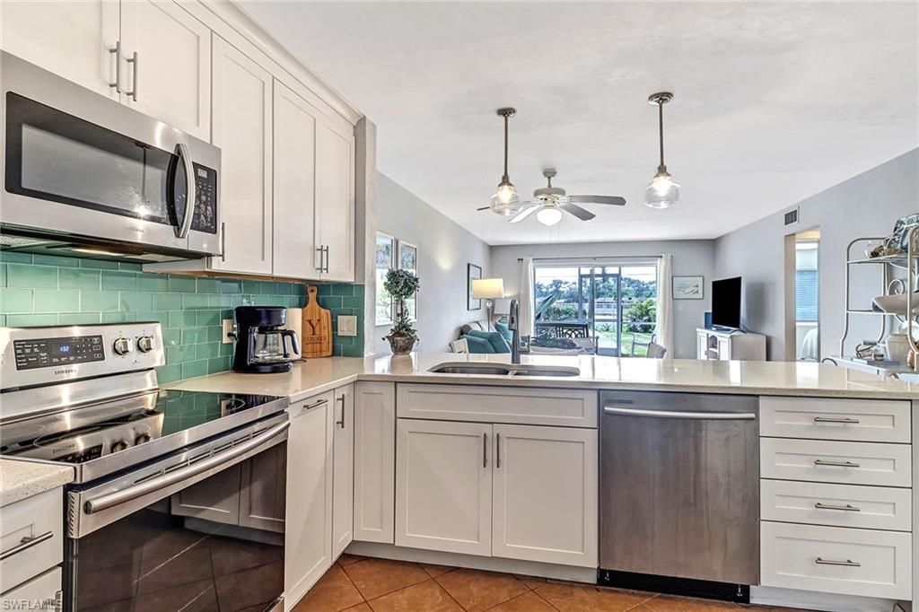 1001 Foxfire LN 109, NAPLES, FL 34104 — exterior