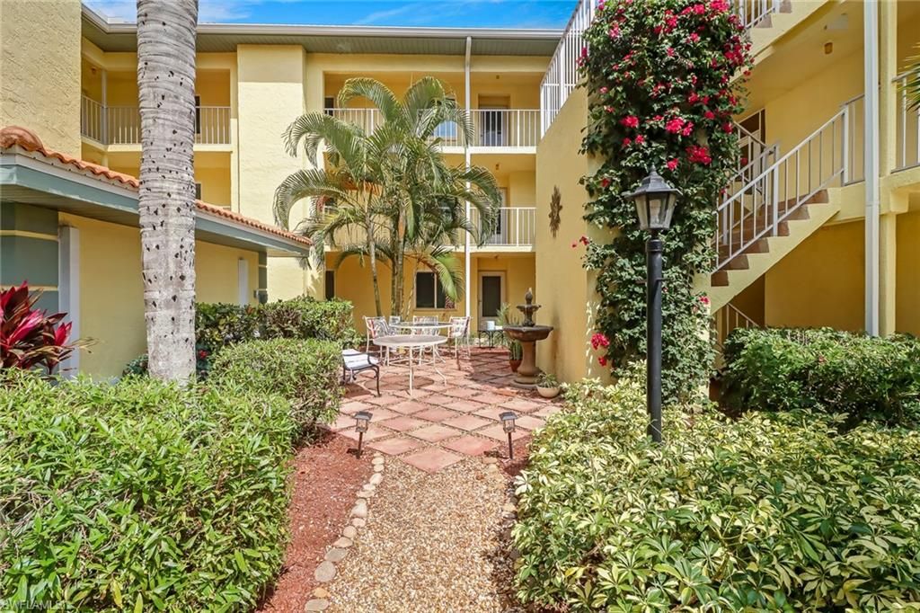 1001 Foxfire LN 109, NAPLES, FL 34104 — photo 2