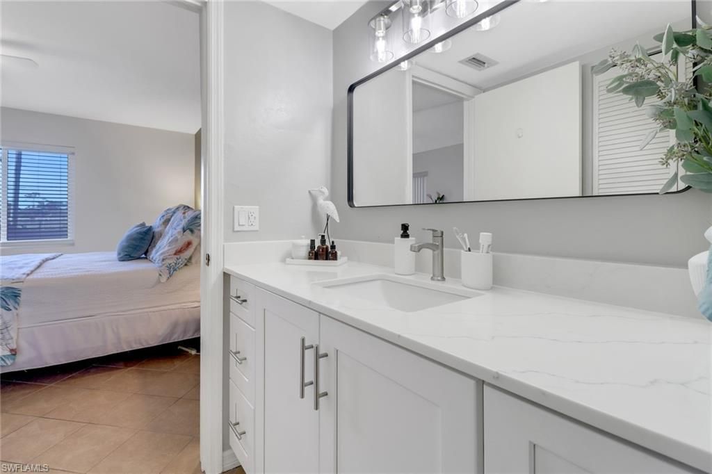 1001 Foxfire LN 109, NAPLES, FL 34104 — photo 4