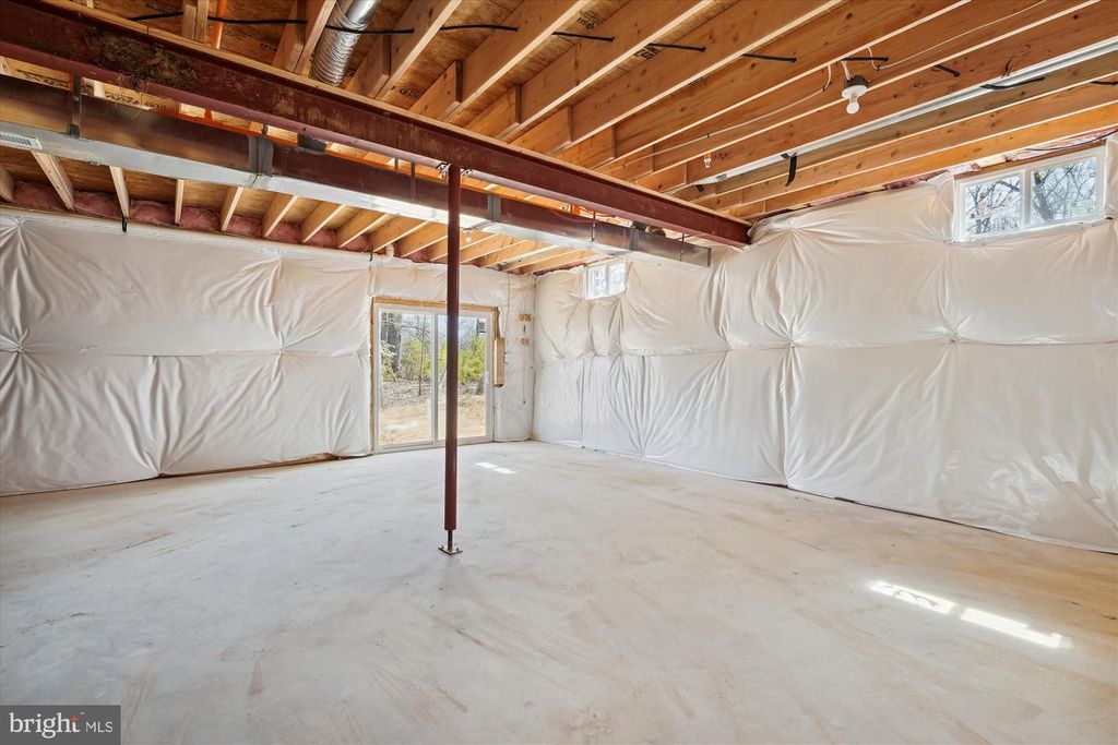 Image 10 of property listing at 12448 PAINTED HORSE TRL, Lusby, MD 20657