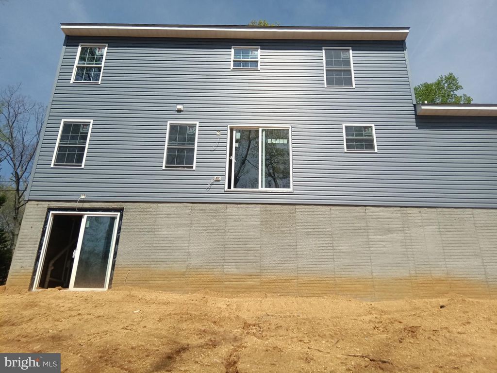 Image 5 of property listing at 12448 PAINTED HORSE TRL, Lusby, MD 20657