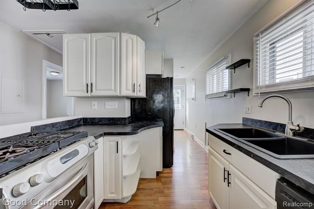 1440 Cole Street, Birmingham, MI 48009