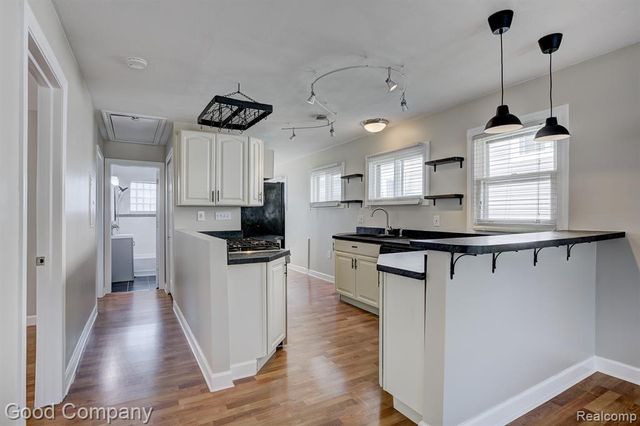 1440 Cole Street, Birmingham, MI 48009