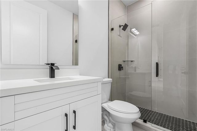 800 NW 8th TER, Cape Coral, FL 33993