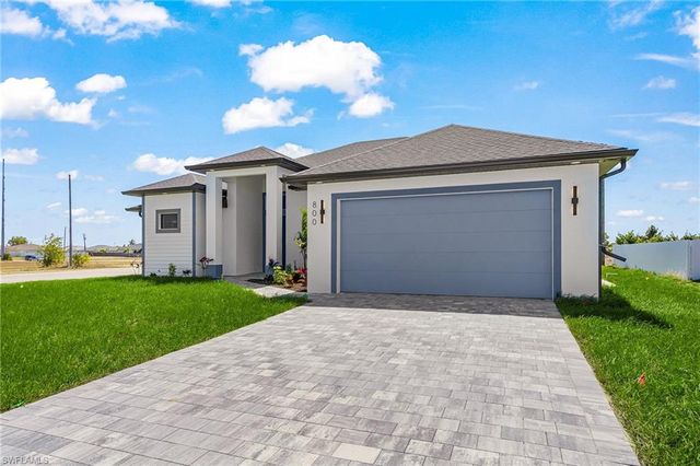 800 NW 8th TER, Cape Coral, FL 33993