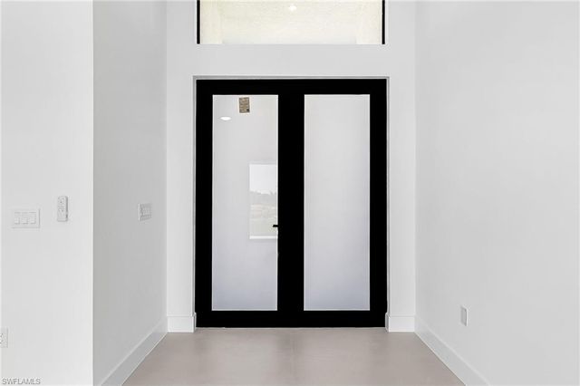 800 NW 8th TER, Cape Coral, FL 33993