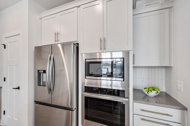 10261 Shadyview Lane N, Maple Grove, MN 55311