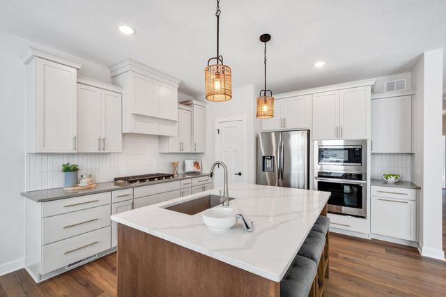 10261 Shadyview Lane N, Maple Grove, MN 55311