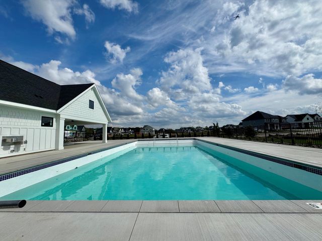 10261 Shadyview Lane N, Maple Grove, MN 55311