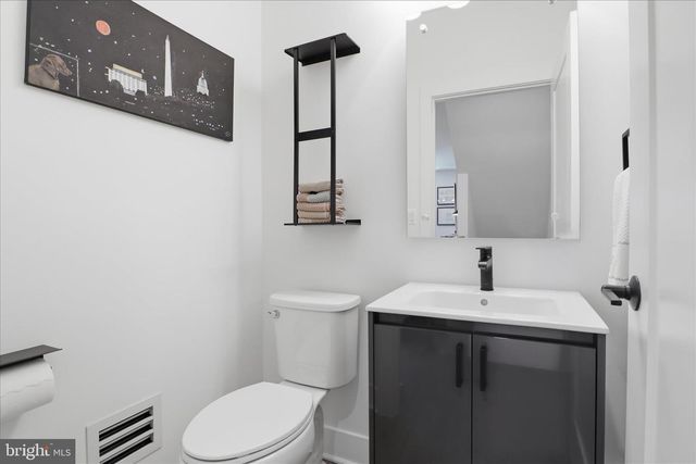 2110 TYSONS RIDGELINE RD, Falls Church, VA 22043