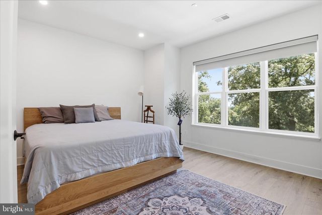 2110 TYSONS RIDGELINE RD, Falls Church, VA 22043
