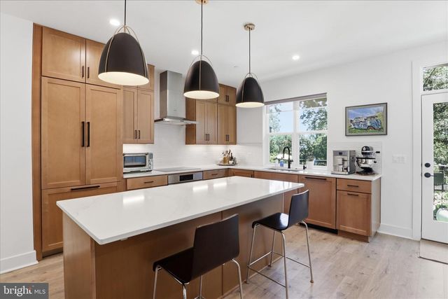 2110 TYSONS RIDGELINE RD, Falls Church, VA 22043