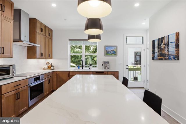 2110 TYSONS RIDGELINE RD, Falls Church, VA 22043