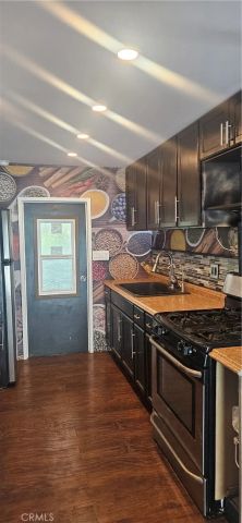 8811 Canoga 120, Canoga Park, CA 91304