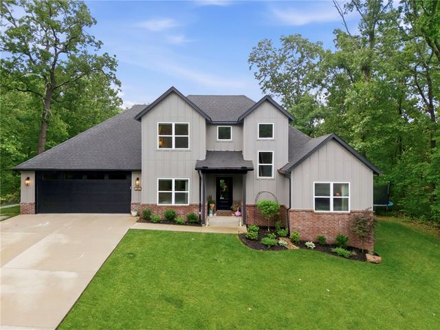33 Bridlington Drive, Bella Vista, AR 72714