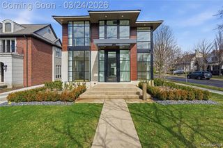 512 Wallace Street, Birmingham, MI 48009