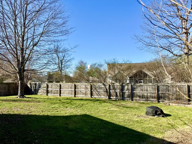 209 Dorchester Dr, White House, TN 37188