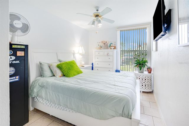 4375 TAHITIAN GARDENS CIRCLE B, Holiday, FL 34691