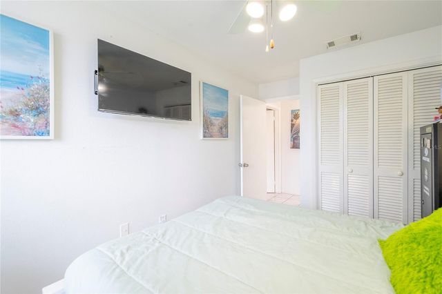 4375 TAHITIAN GARDENS CIRCLE B, Holiday, FL 34691