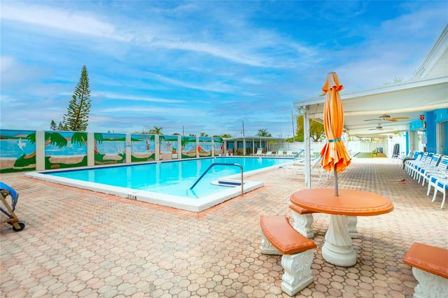4375 TAHITIAN GARDENS CIRCLE B, Holiday, FL 34691
