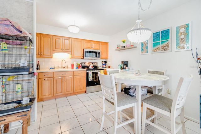 4375 TAHITIAN GARDENS CIRCLE B, Holiday, FL 34691