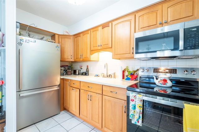 4375 TAHITIAN GARDENS CIRCLE B, Holiday, FL 34691