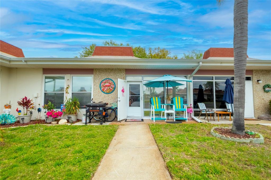 4375 TAHITIAN GARDENS CIRCLE B, Holiday, FL 34691