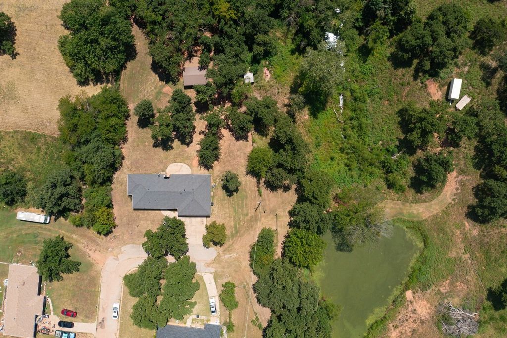 405 Jacqua Lane, Guthrie, OK 73044
