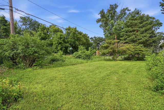 8933 Wally Drive, Golden Valley, MN 55427
